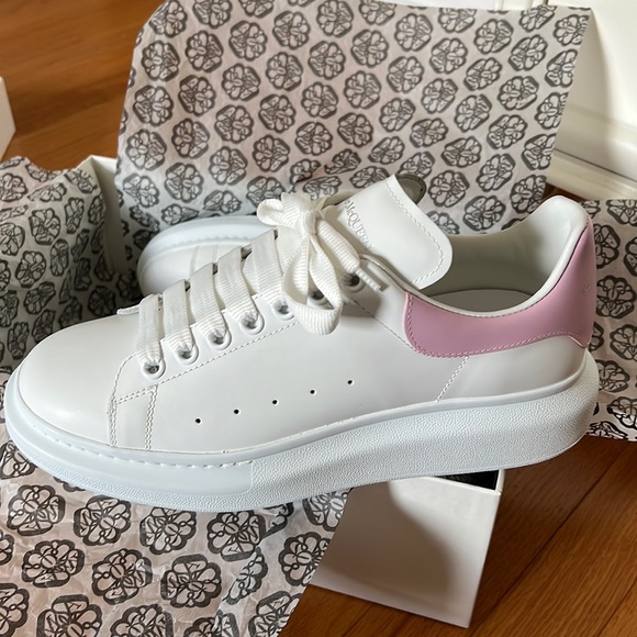 Alexander McQueen Sneakers - Picture 1 of 9